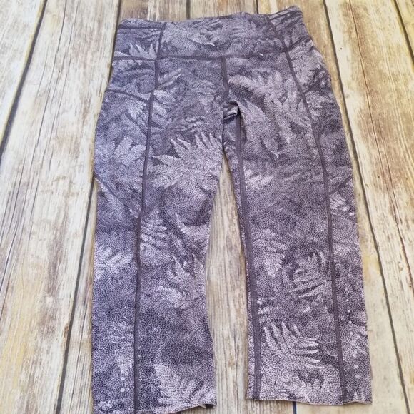 Lululemon Crops  - Picture 1 of 5